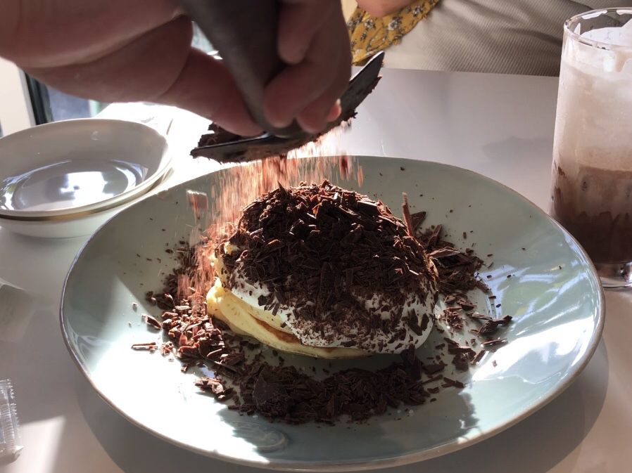 魅惑のチョコかけ放題！鎌倉「Bonnel Cafe」のパンケーキに注目