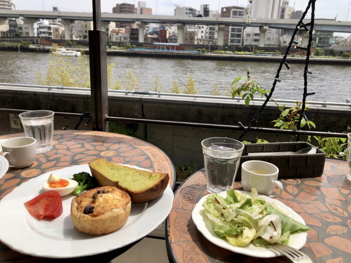 キラキラ光る水面に癒される 東京都内の 水辺 のカフェ レストラン7選 Retrip リトリップ