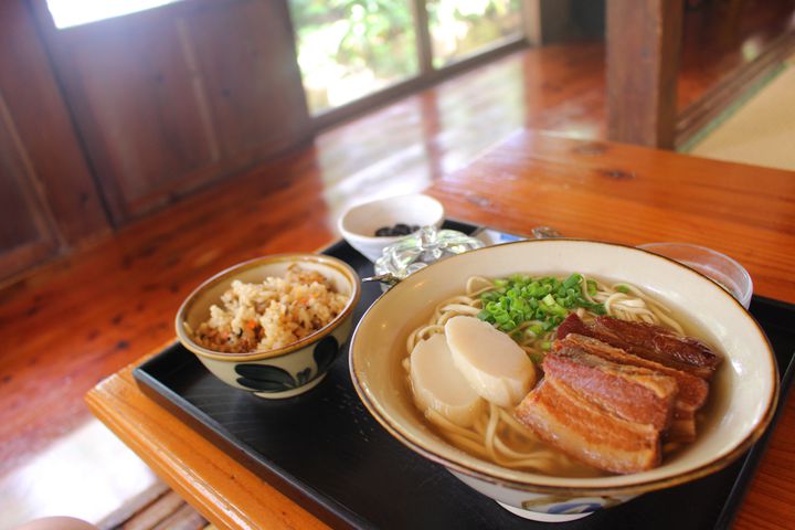 沖縄に来たならここに決まり！本当においしい沖縄そばのお店20選