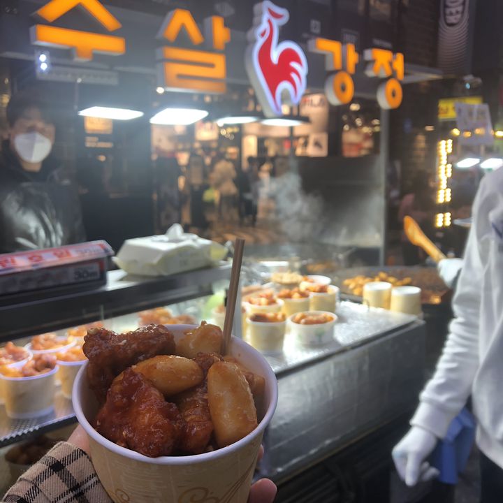 韓国で食い倒れ 明洞で楽しめる最新の韓国屋台グルメおすすめ10選 Retrip リトリップ