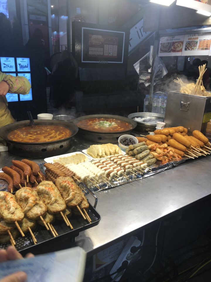 韓国で食い倒れ 明洞で楽しめる最新の韓国屋台グルメおすすめ10選 Retrip リトリップ