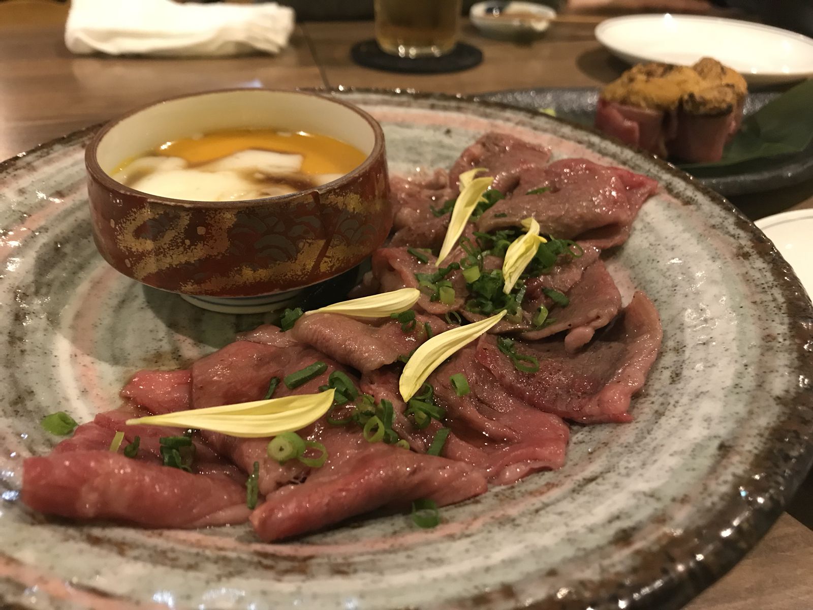 地下だけど入ったら雰囲気が良くて料理人がしっかり食事を作ってお酒もたくさんあって楽しいお店 ごんべえ Retrip リトリップ