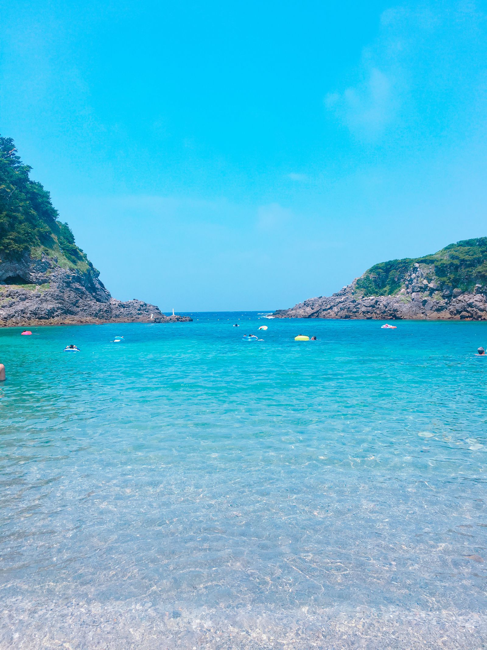 6枚目の画像 東京 の海で作る夏の思い出 美しき秘境ビーチ 泊海水浴場 に行きたい Retrip リトリップ