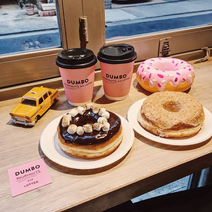 麻布十番のピンクカフェ！「DUMBO Doughnuts and Coffee」原宿にオープン