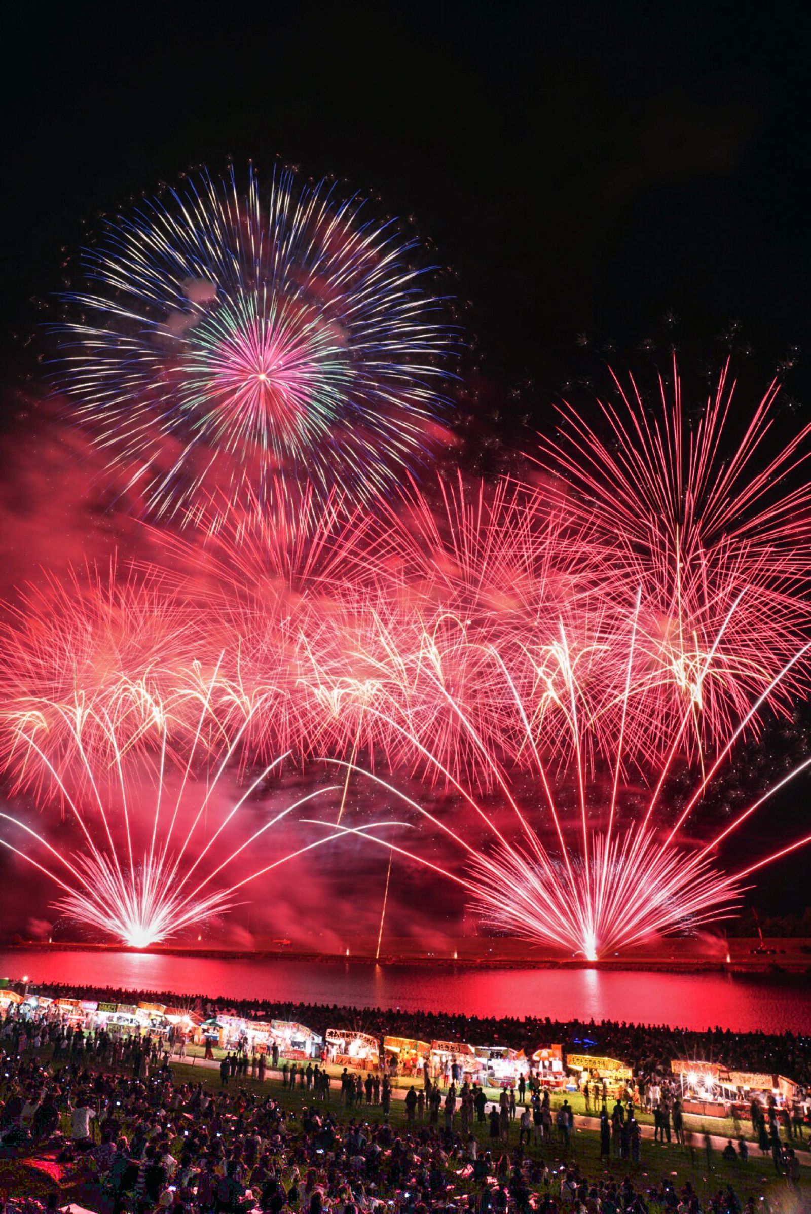 終了 西日本屈指の1万8000発の花火が夏空を彩る 筑後川花火大会 が今年も開催 Retrip リトリップ