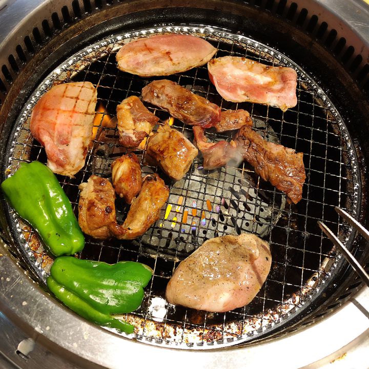 関東 焼肉 コレクション 女子会 エプロン 店内