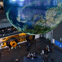 ディズニーとの企画展や様々な科学実験が魅力的 日本科学未来館 Retrip リトリップ