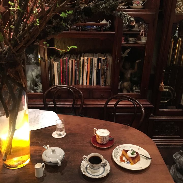 カフェよりも、こっち。21時以降も楽しめる東京都内の8つの“夜喫茶”はこれだ