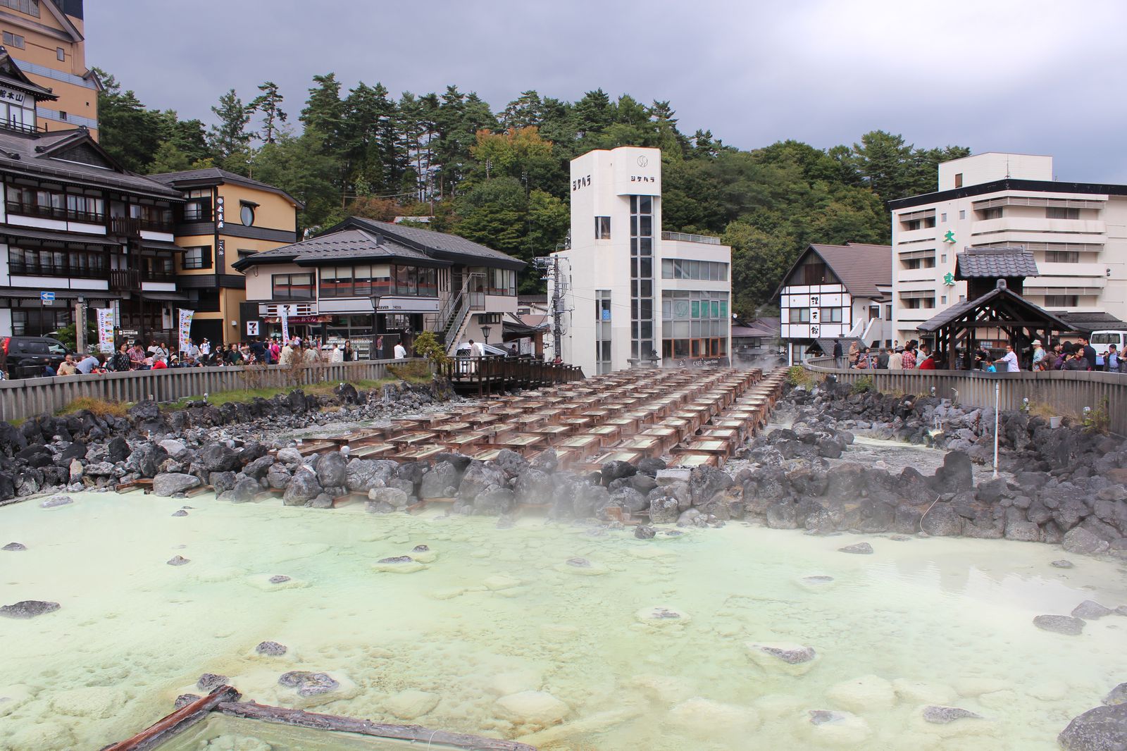 休日に湯けむり女子旅はいかが 癒される草津温泉1泊2日プランはこれだ Retrip リトリップ