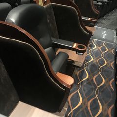 寝ないように気をつけて 東京都内のくつろぎすぎちゃう映画館7選 Retrip リトリップ