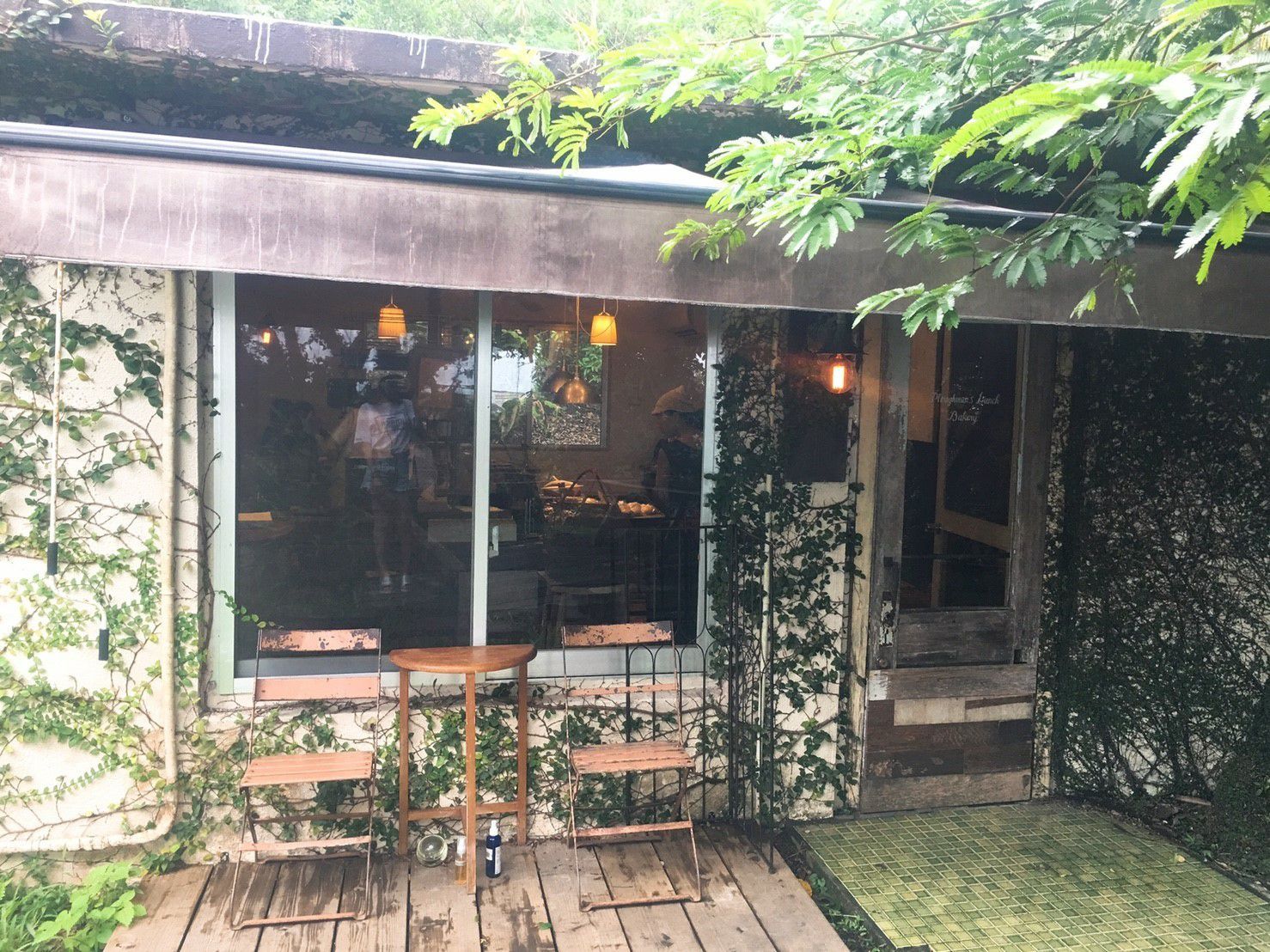 13枚目の画像 沖縄本島のおすすめ 隠れ家カフェ 10選 みんなが知らない秘密基地へ Retrip リトリップ