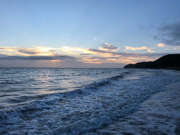 早朝が狙い目 兵庫県 新舞子海岸 の干潟と朝日が織りなす芸術が美しい Retrip リトリップ