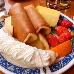 奇跡のメチャ盛り事件！“絶品大盛りパンケーキ”が食べられる築地の