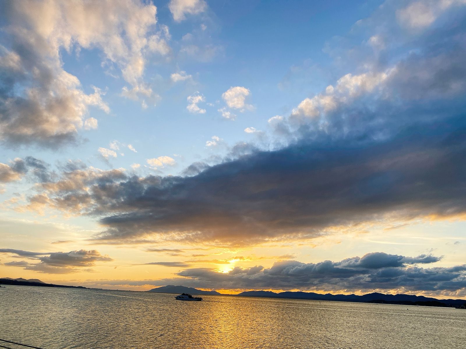 12枚目の画像 茜色に染まった空に癒されよう 全国の朝焼け 夕焼け空が映える絶景スポット7選 Retrip リトリップ