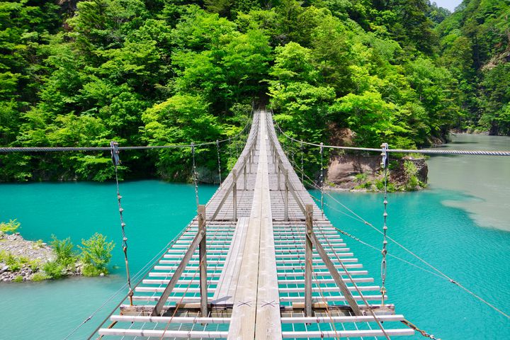 静岡県にある注目の「吊り橋」スポット12選。スリルと絶景の吊り橋へ！