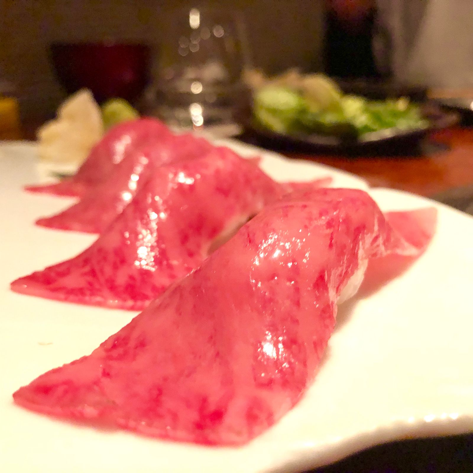 肉本来の旨みを味わえ 東京都内の悶絶するほど美味い 肉寿司 5選 Retrip リトリップ