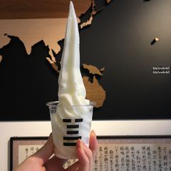 ソフトクリームみたいな生地感がどこにも無いの 史上最高にかわいすぎる！「cafe club CAROL TOKYO」の真っ赤な